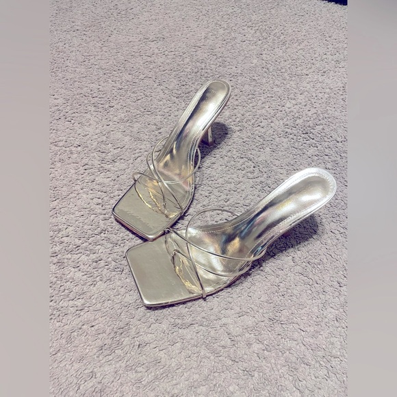 Gold 2in Heels - Size 11 - Picture 4 of 7